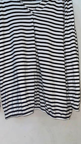 Striped Tee | Women Tops & Shirts | XLarge | Black & White | Preloved