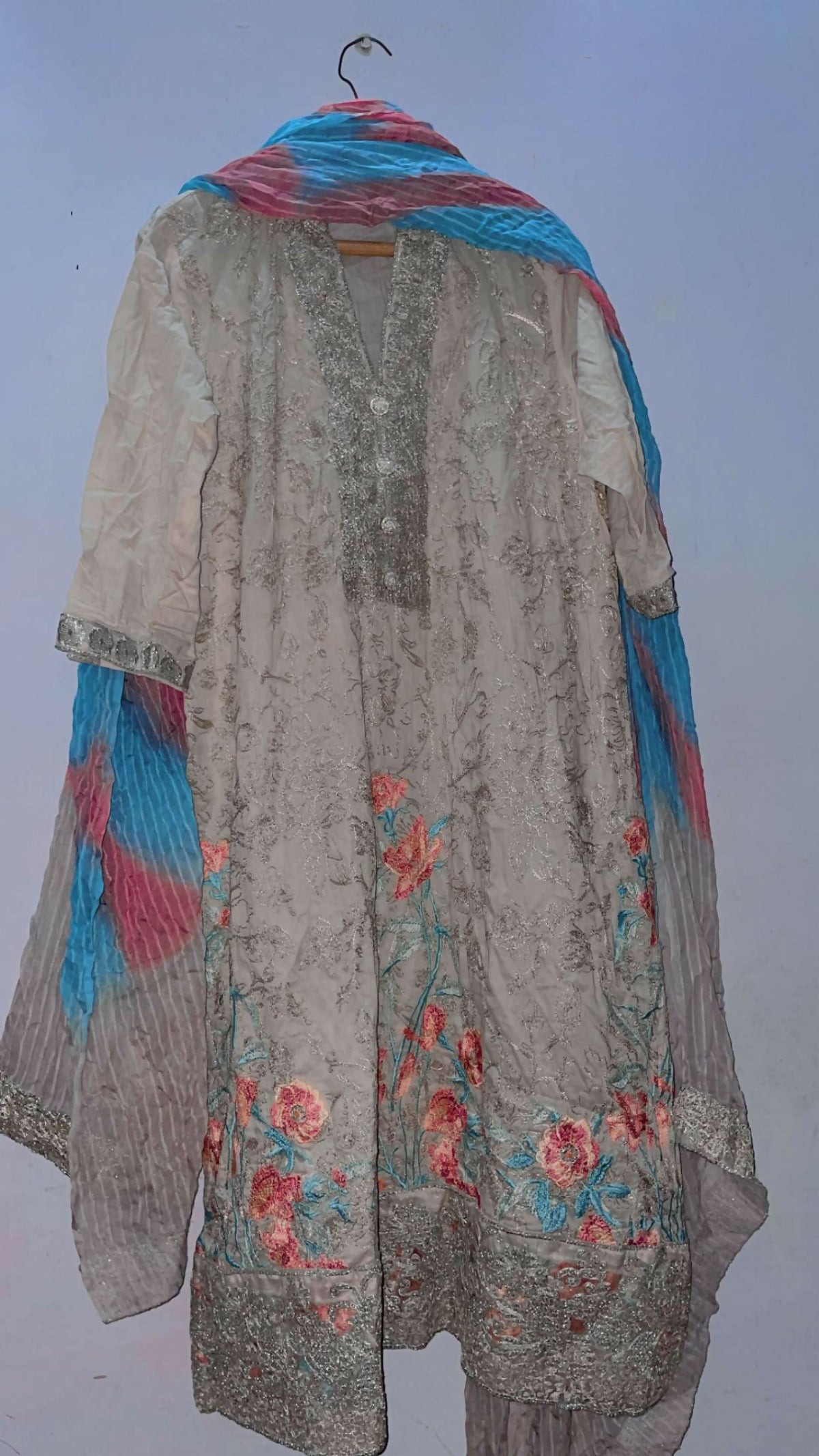 White Embroidered 2Pc | Women Locally Made Kurta | Medium | Preloved