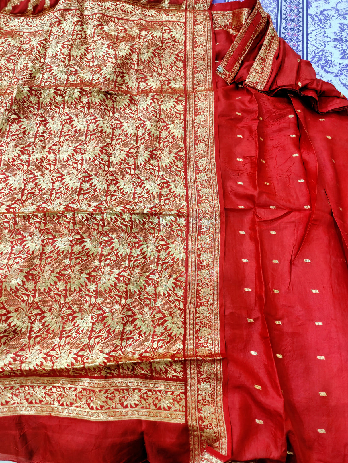 Red Saree | Women Locally Made Formals Sarees | Large | Worn Once