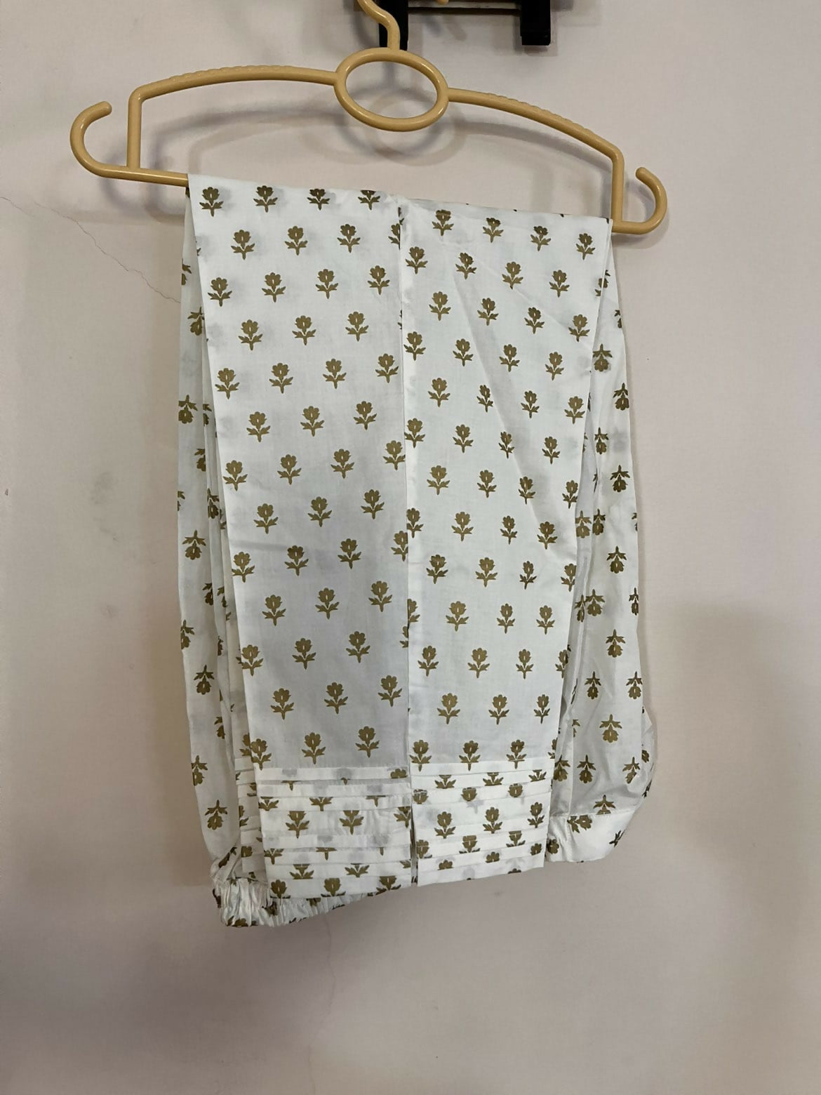 White and Gold Kurta | Women Locally Made Kurta | Large | Brand New