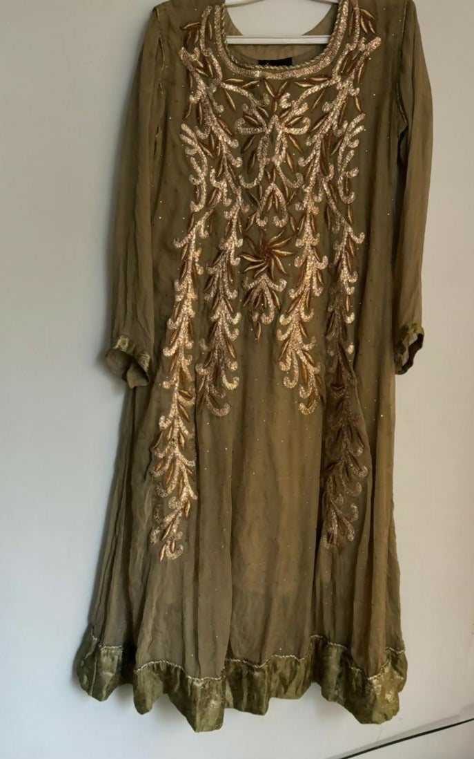 Zari Embroidered Suit | Women Locally Made Formals | Medium | Preloved