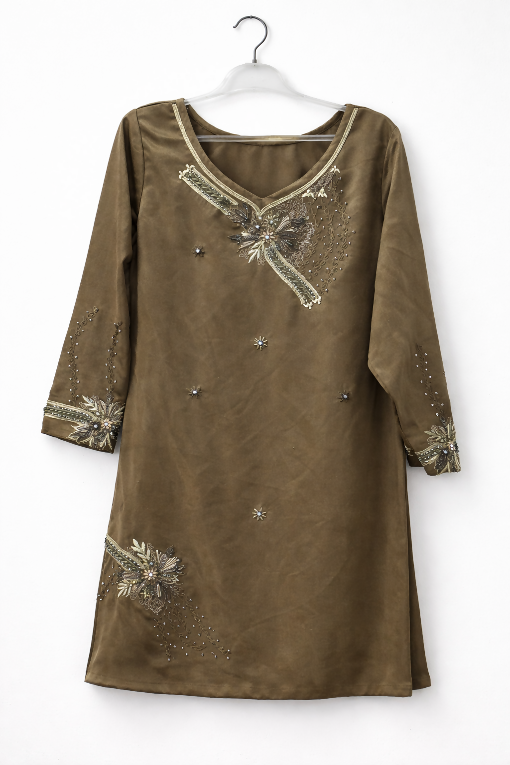 Heavy Embroidered 2PC Winter Suit | Women Locally Made Kurta | Medium | Worn Once