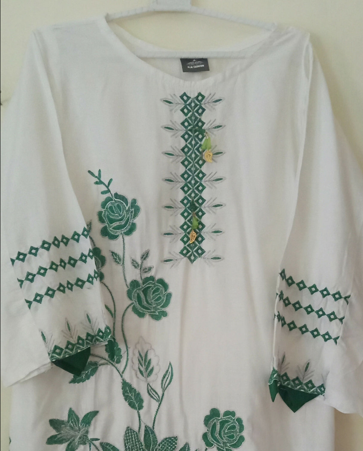 Embroidered 3Pcs Suit | Women Locally Made Kurta | Medium | New