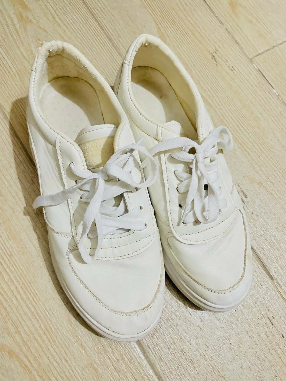 Shein | White Sneakers | Men Shoes | Size:39 | Preloved