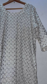 White Embroidered Shirt | Women Locally Made Kurta | XLarge | Preloved