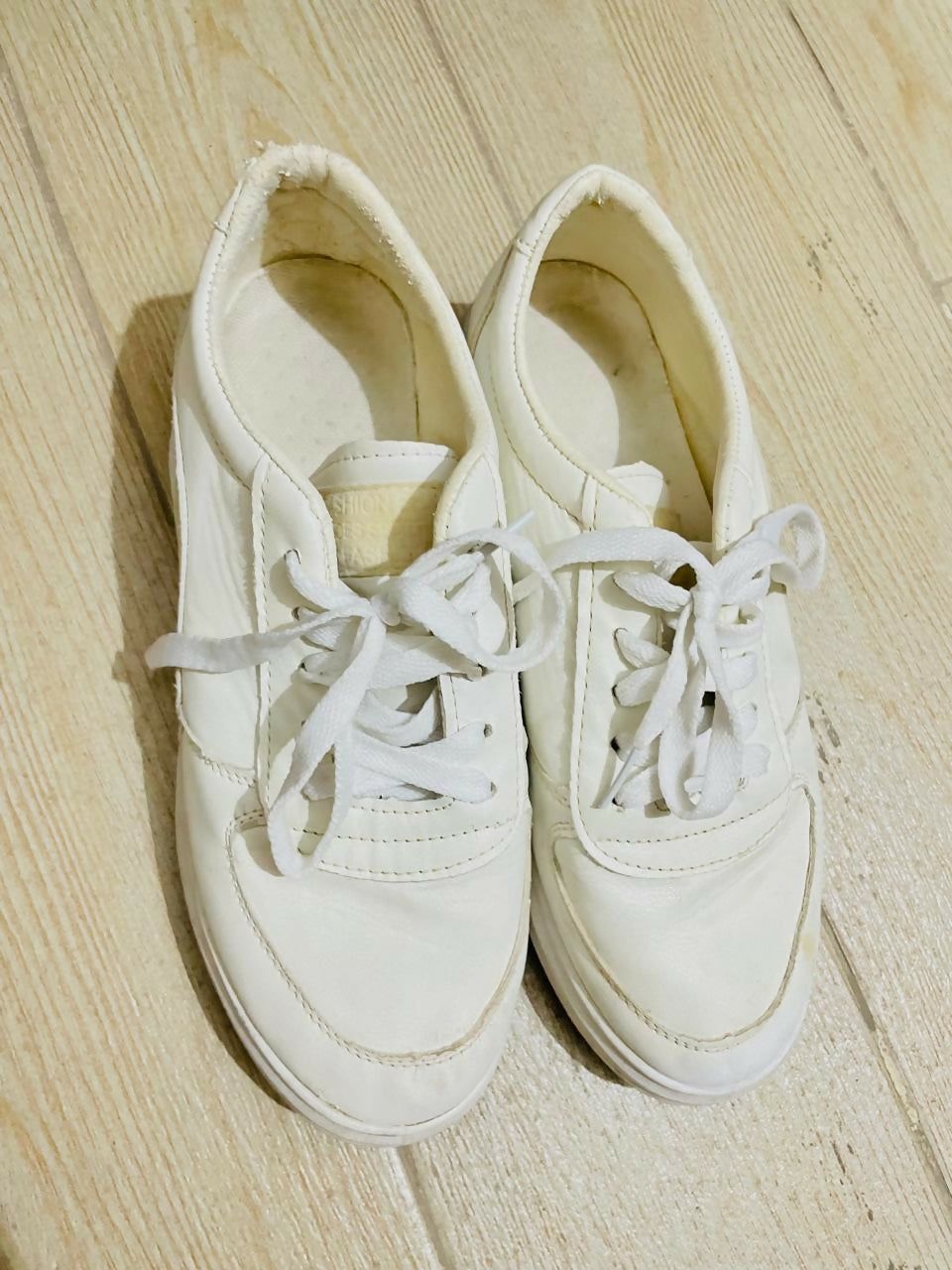 Shein | White Sneakers | Men Shoes | Size:39 | Preloved
