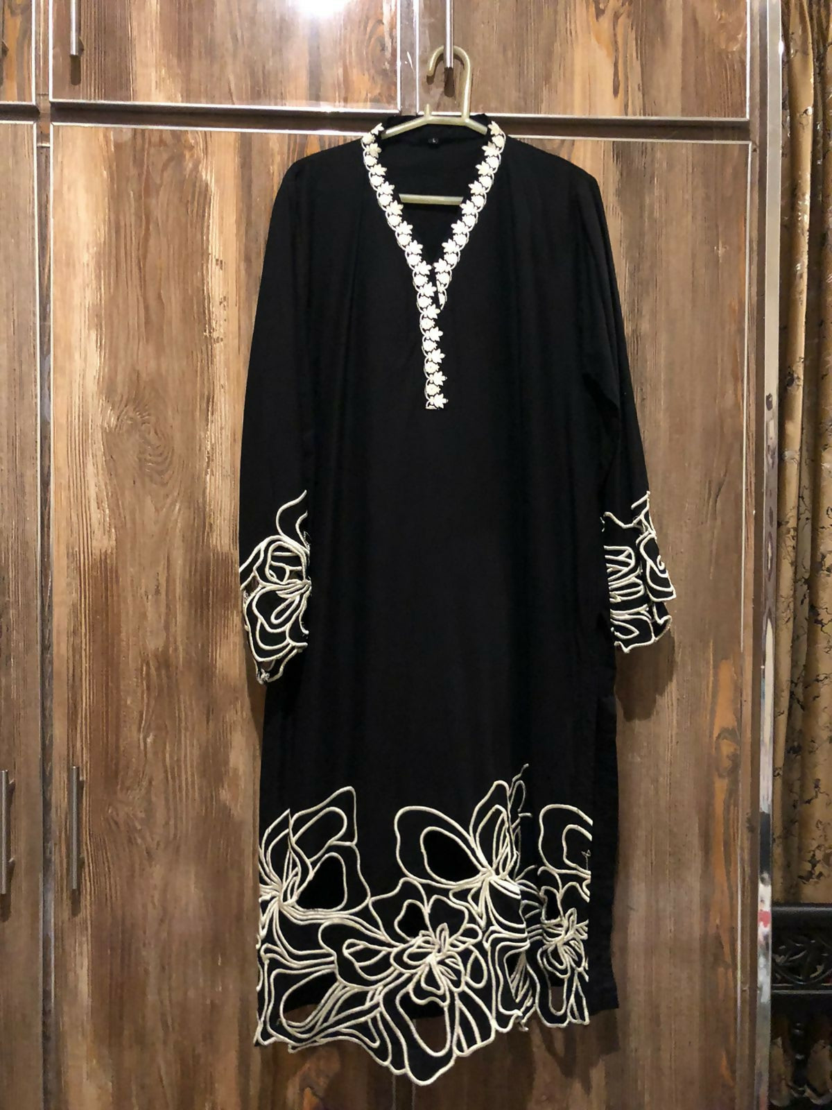 Beautiful Black & White Aplic Work Kurta & Dopatta | Women Locally Made Kurta | Large | New