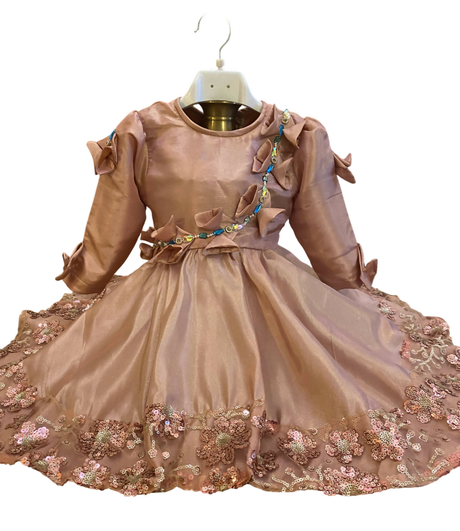 PAXXU72UUu-Photoroom