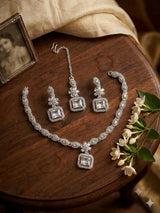 Necklace with Earrings & Teeka | Women Jewelry | Necklaces & Pendants | Medium | New