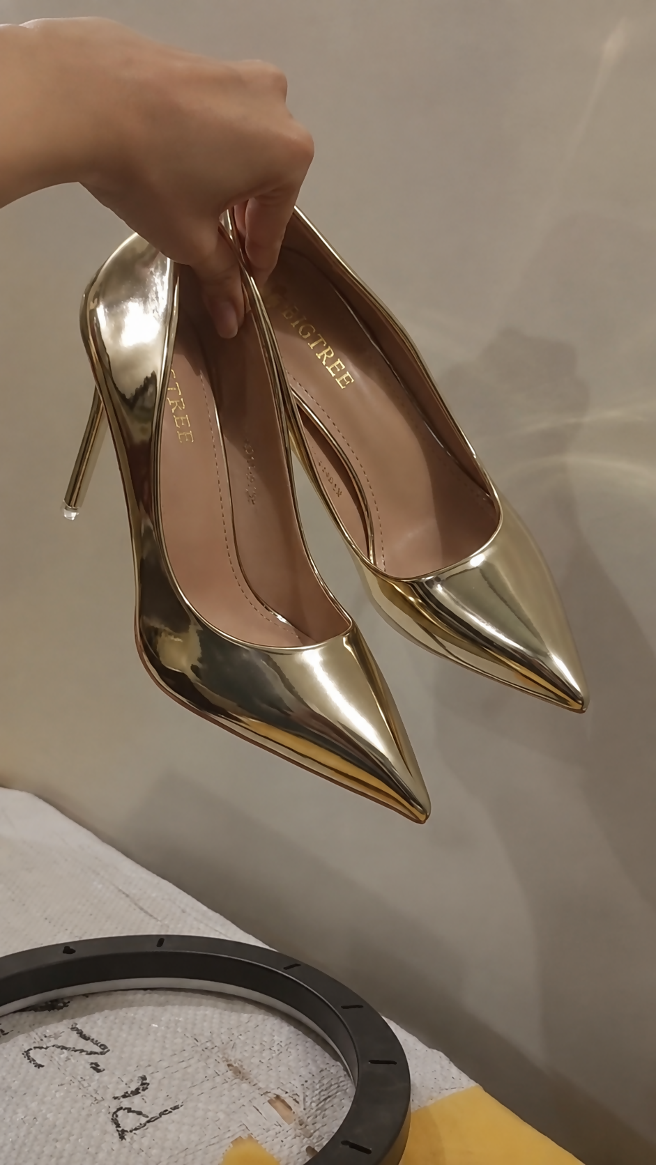 Golden Heels | Women Shoes | Heels | Size:39 | Brand New