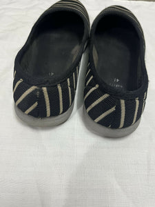 Clive | Black and white Canvas Shoes | Women Shoes | Size:41 | Preloved