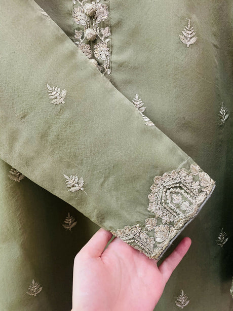 D03EB143-9BEA-4391-8184-307647F90420