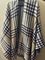 Dubai Imported Shawl | Women Sweaters & Jackets | Size: Standard | Preloved