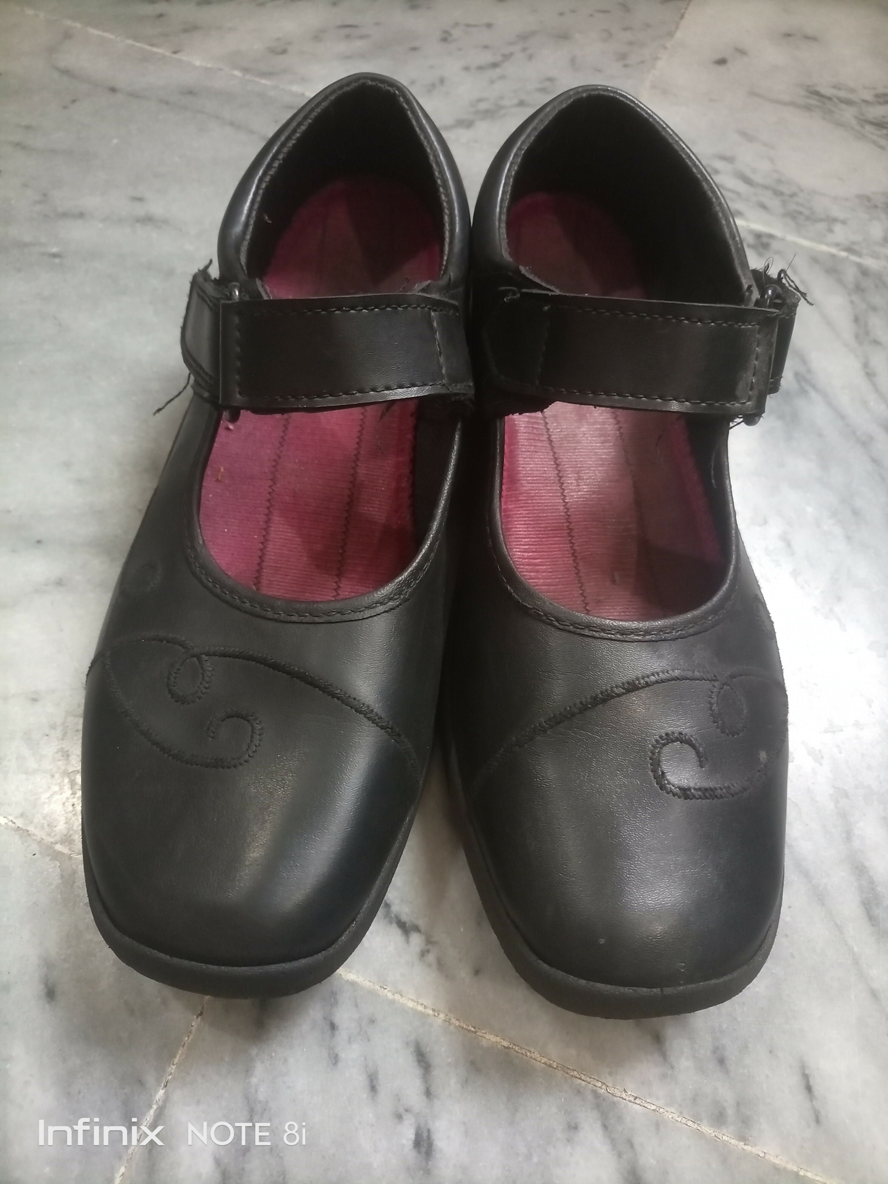 Bata School Shoes | Girls Shoes | Size: 4 | Preloved