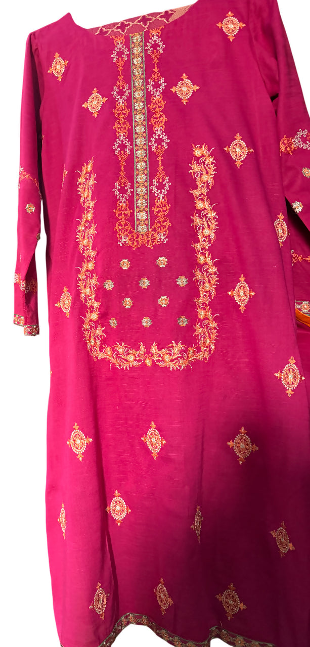 Embroidered Lawn 3 Pcs Dress | Women Locally Made Kurta | Medium | Preloved