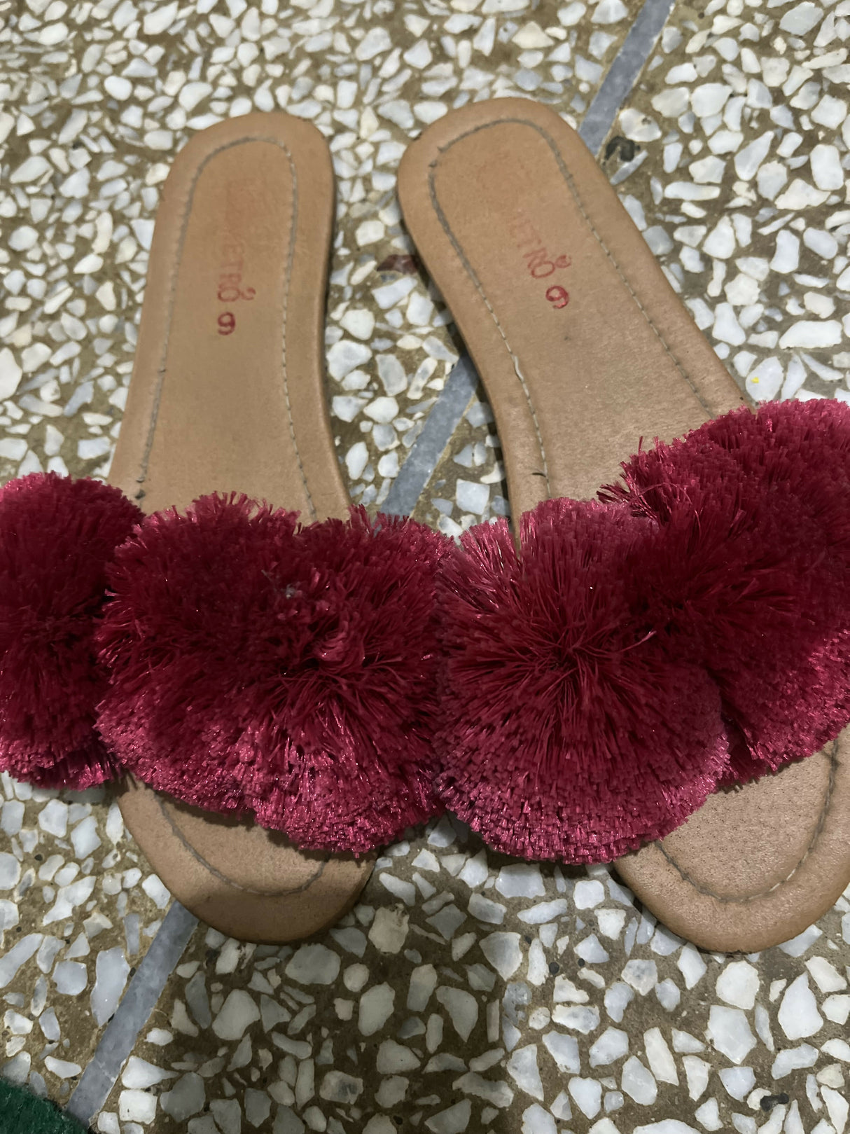 Metro Shoes | Women Shoes | Sandals & Flats | Size: 6 | Preloved