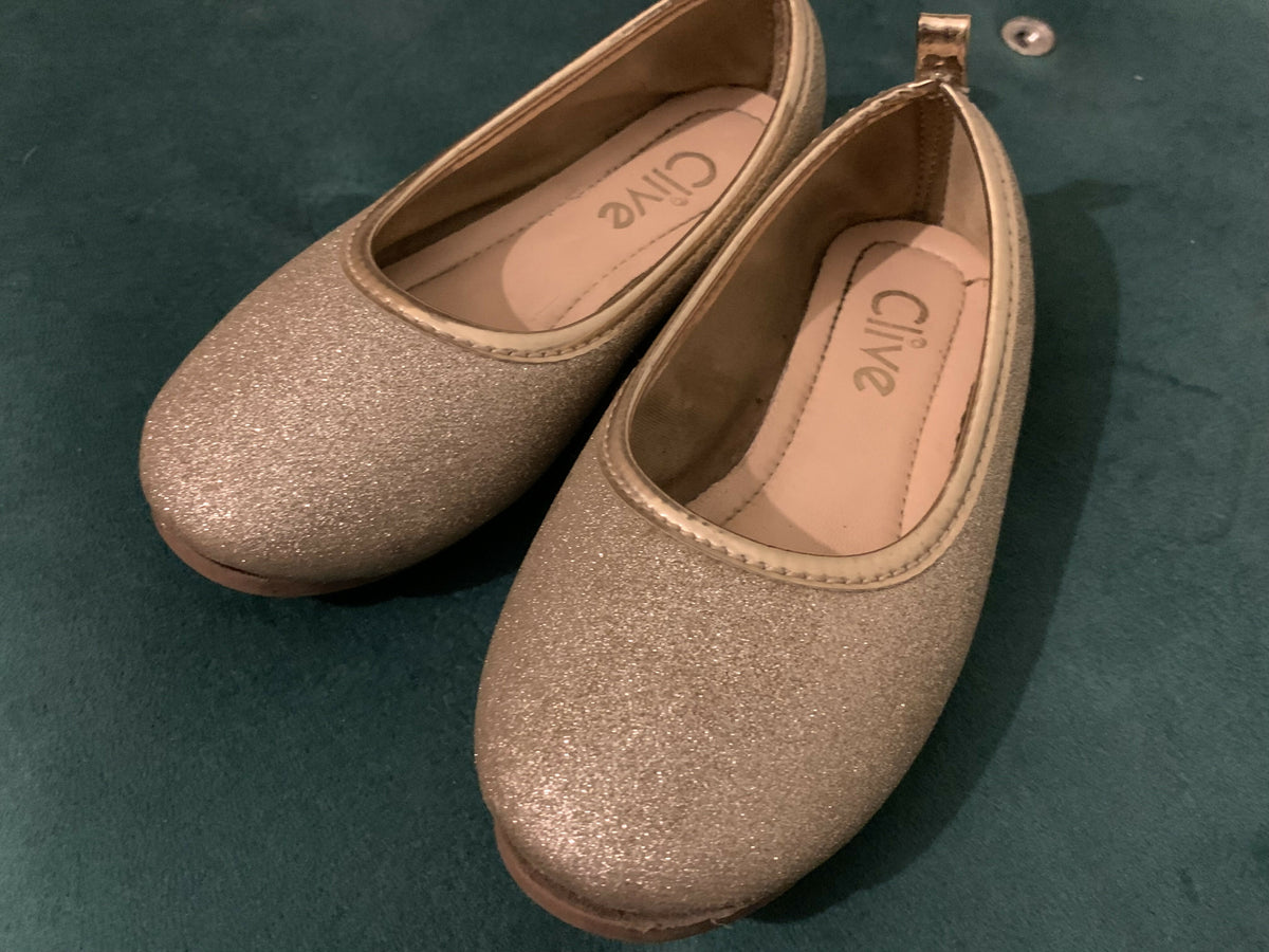 Clive | KIds | Girls Shoes | Size: 25 | Silver | Preloved