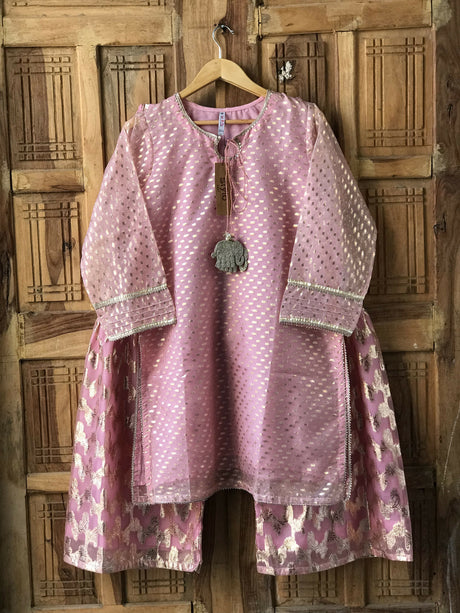 9A26C7FF-7D01-4A32-B567-96AA39F64223