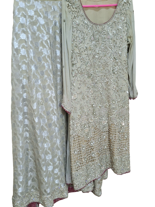 AeIxQOjWUS-Photoroom