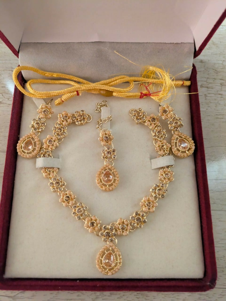 4 Piece Peach & Gold Floral Kundan Style Jewelry Set (With Box) | Women Jewelry | Neckaces & Pendants | Medium | Brand New