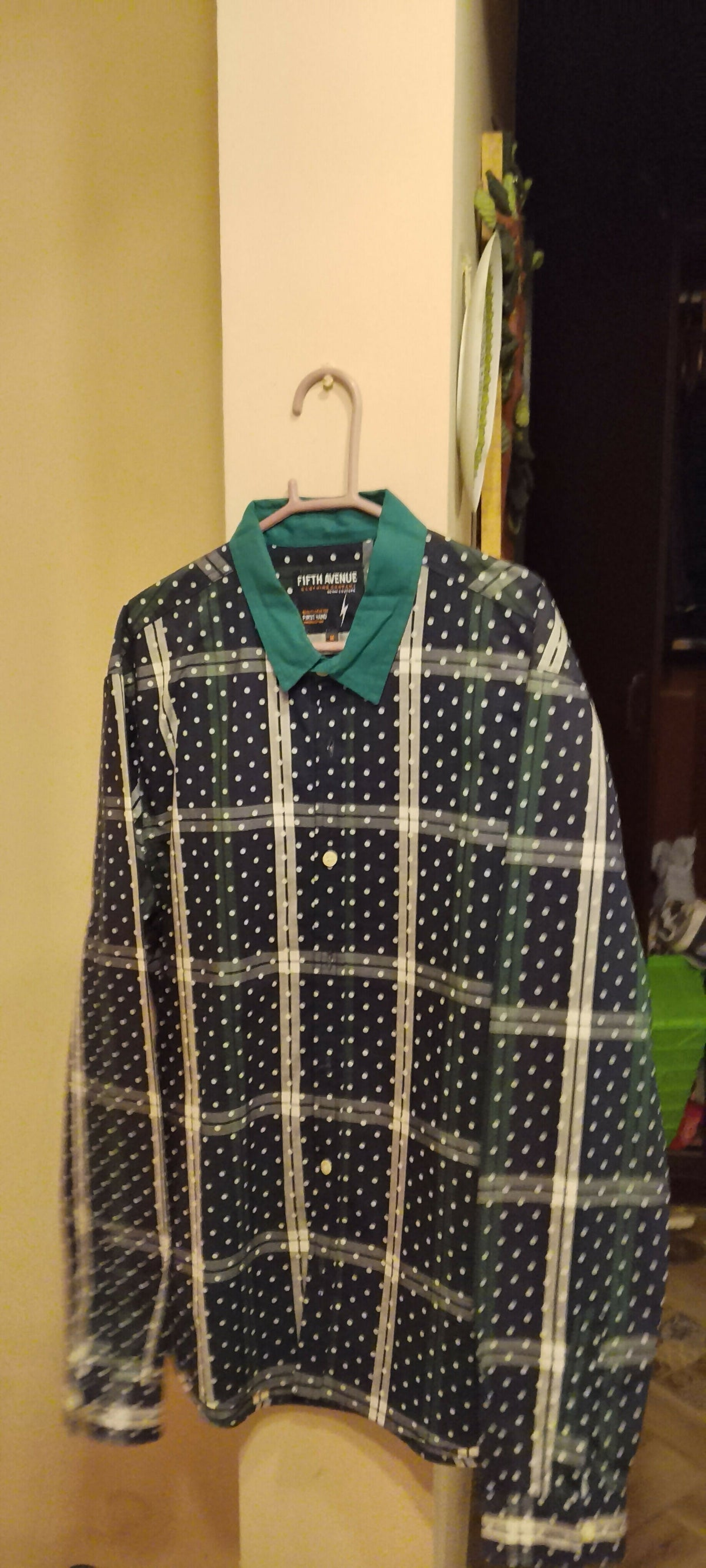 Fifth Avenue | Men Shirts & Tops | Green & Black | Medium | Preloved