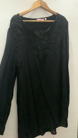 Chikankari Embroidered Kurta | Women Locally Made Kurta | Small | Preloved