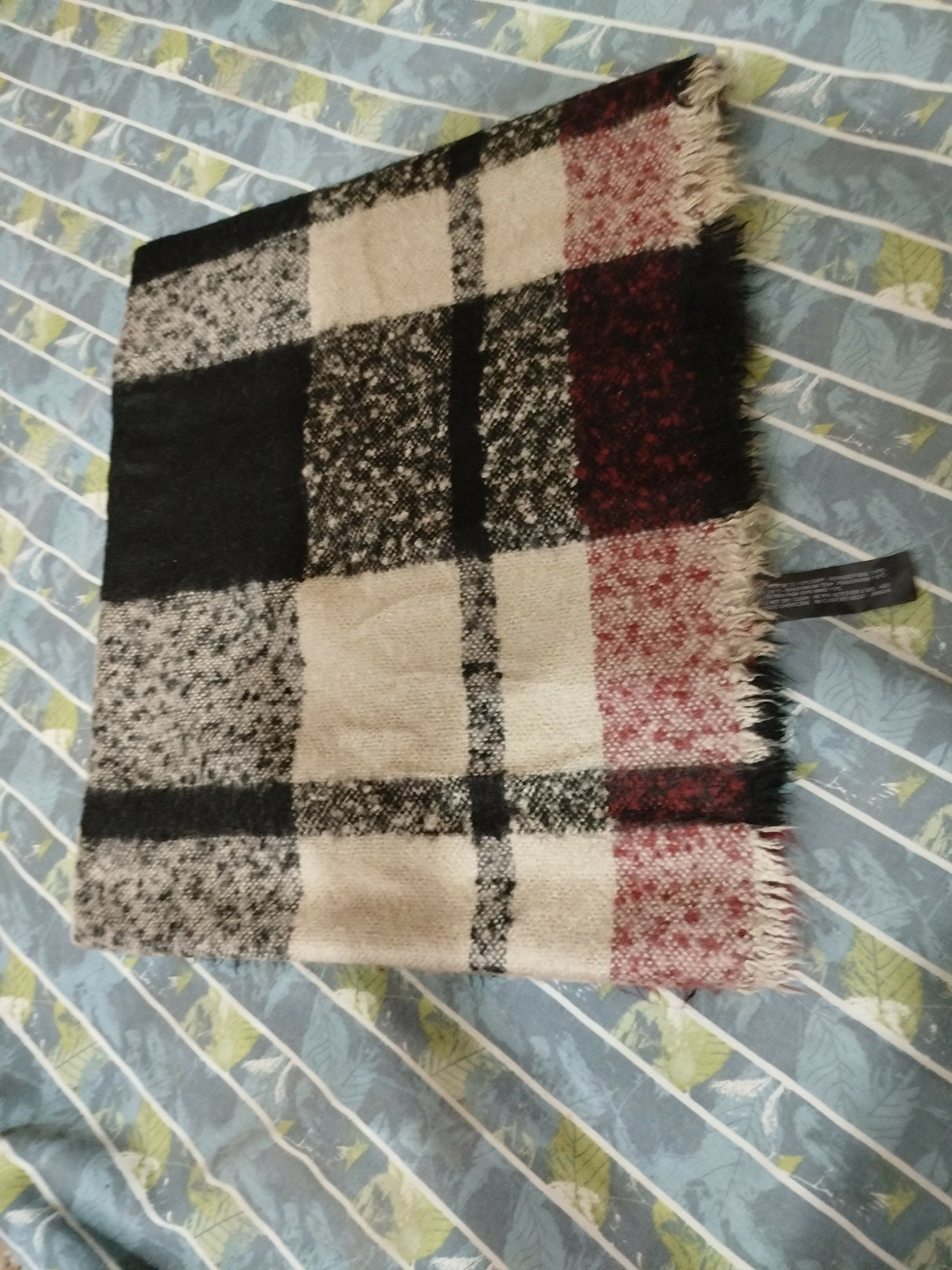 Zara | Women Duppatas & Shawls | Medium | Preloved
