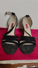 Metro | Black Velvet Heels | Women Shoes | Size: 39 | Worn Once