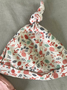 Minnie Minors | Shirt With Pack of 2 Caps ( For 1-5 Months Baby ) | Baby Tops & Shirts | Worn Once