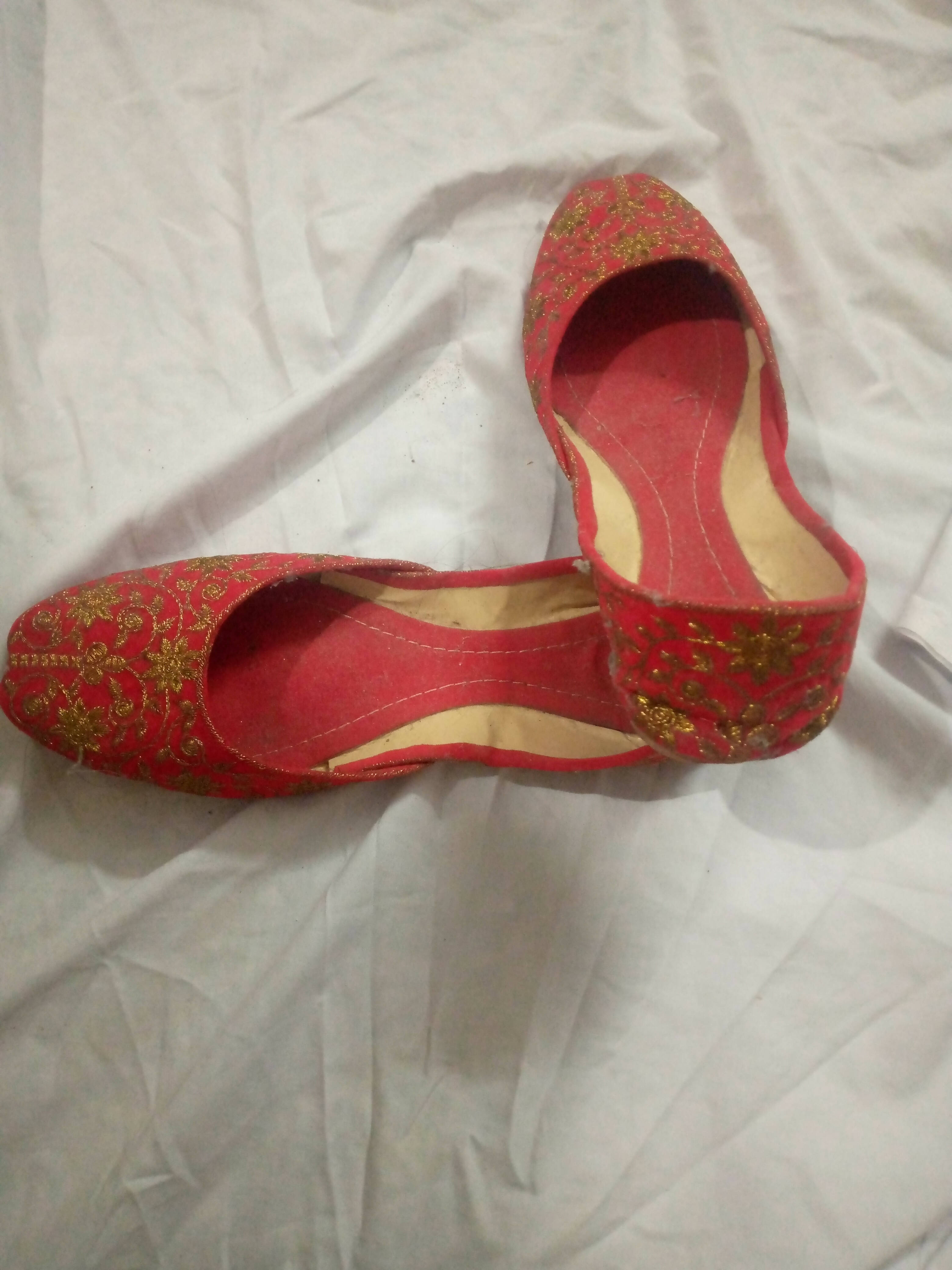 Red velvet woman khusa (Size: 39 ) | Women Shoes | Preloved