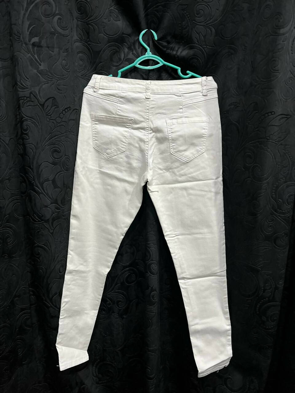 Red Tag | White Denim Pants | Women Bottoms & Pants | X Small | Preloved