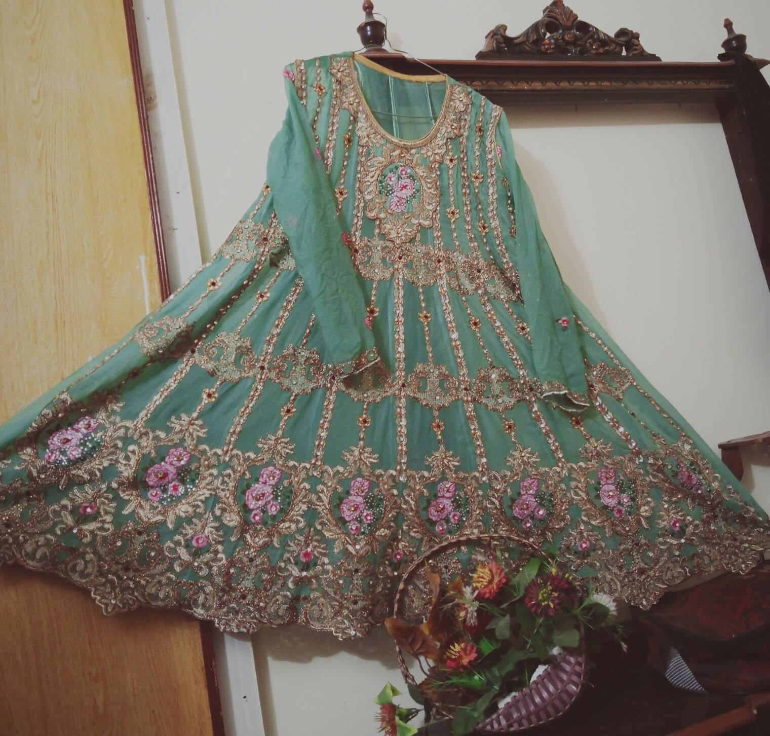 Wedding Wear | Beautiful Dress (Size: M ) | Women Frocks & Maxis | Preloved