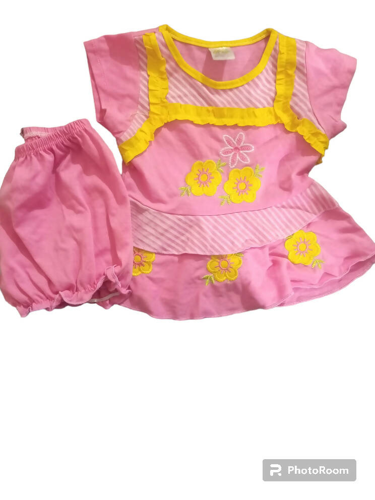 pink Frock & Trouser (Size: 2 to 5 months ) | Girls Skirt & Dresses | Preloved