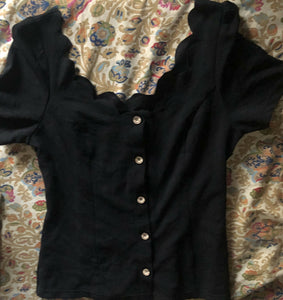سیاہ قمیض (سائز: M ) | خواتین کے ٹاپس اور شرٹس | پریلوڈ