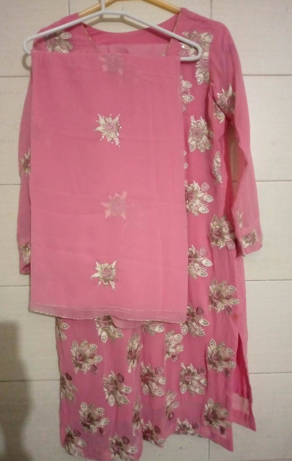 Embroidered Chiffon Suit (Size: M ) | Women Formals | Worn Once