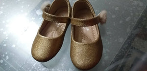 Golden Shoes | Girl Shoes | Size: 26 | Worn Once