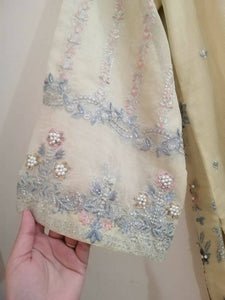 Zarqash | Women Branded Formals | Medium | Worn Once