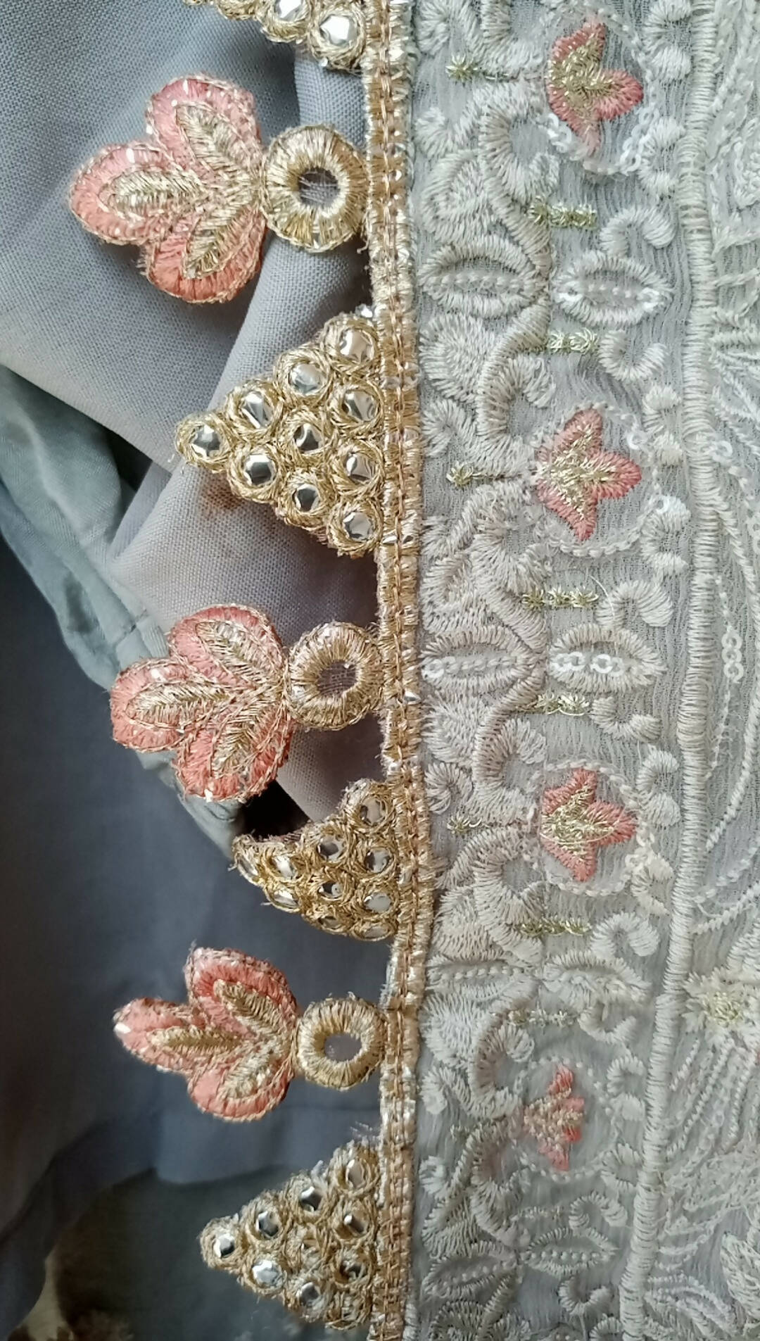 Fancy embroidered suit | Women Locally Made Formals |Medium | Preloved