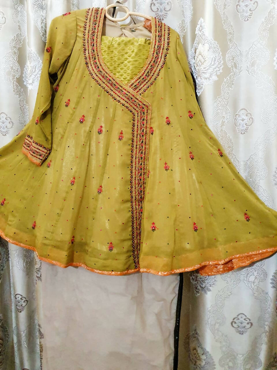 Stylish Suit | Women Froks & Maxis | Medium | Preloved