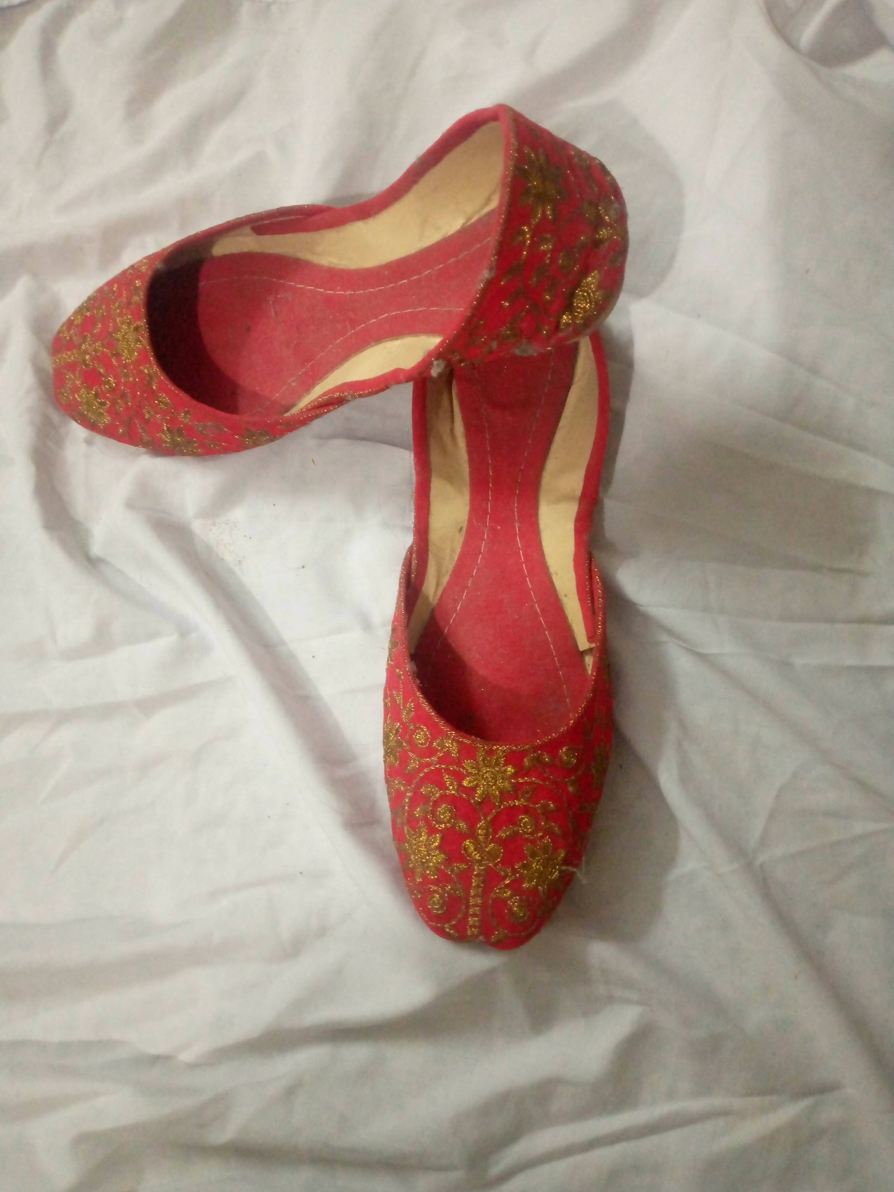 Red velvet woman khusa (Size: 39 ) | Women Shoes | Preloved