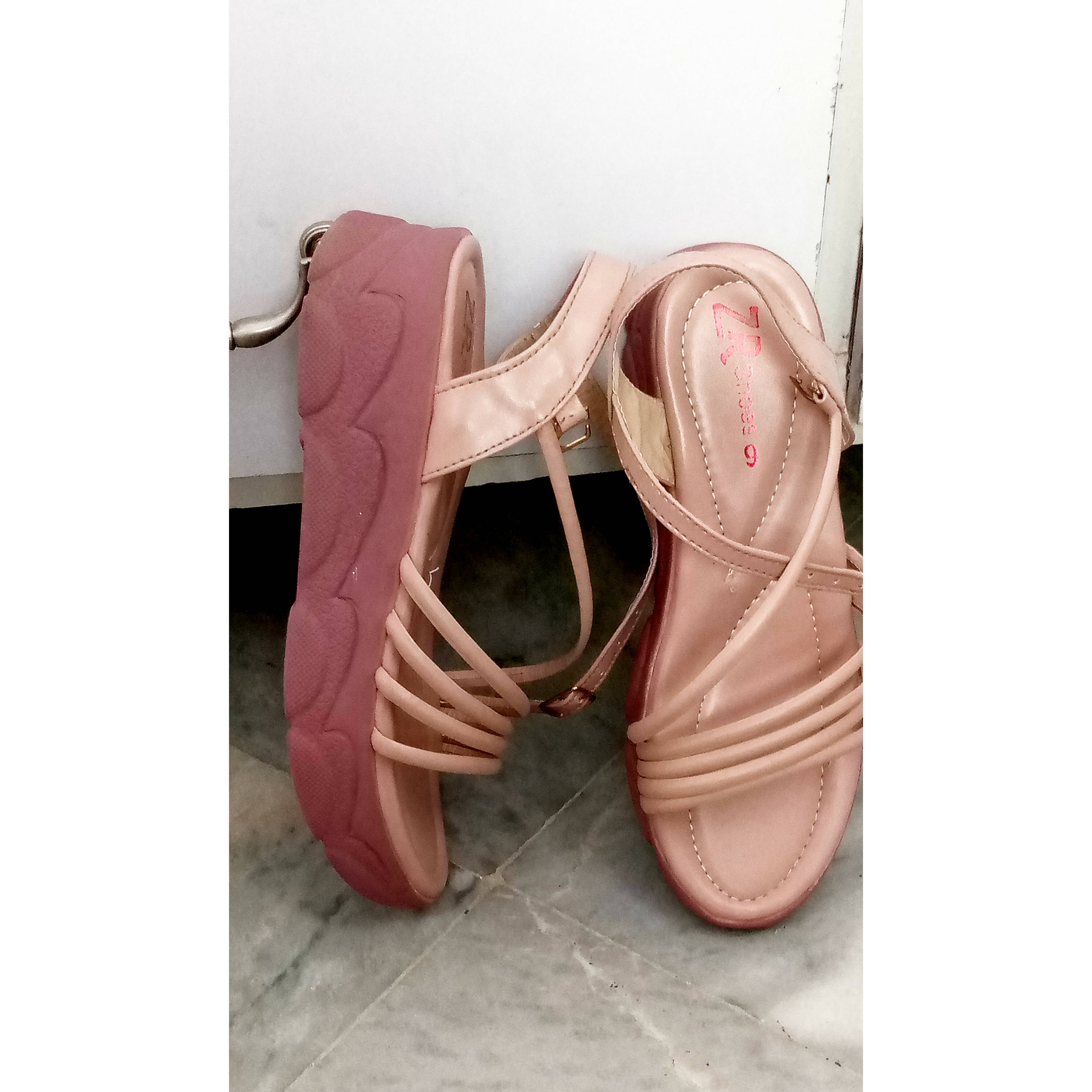 Pink sandals size store 9