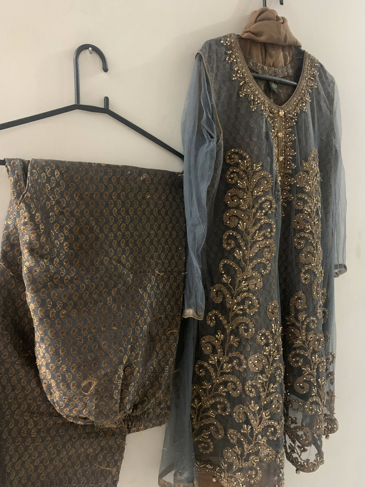 D6420C78-499E-448C-96A7-0E6D67B3F2DD