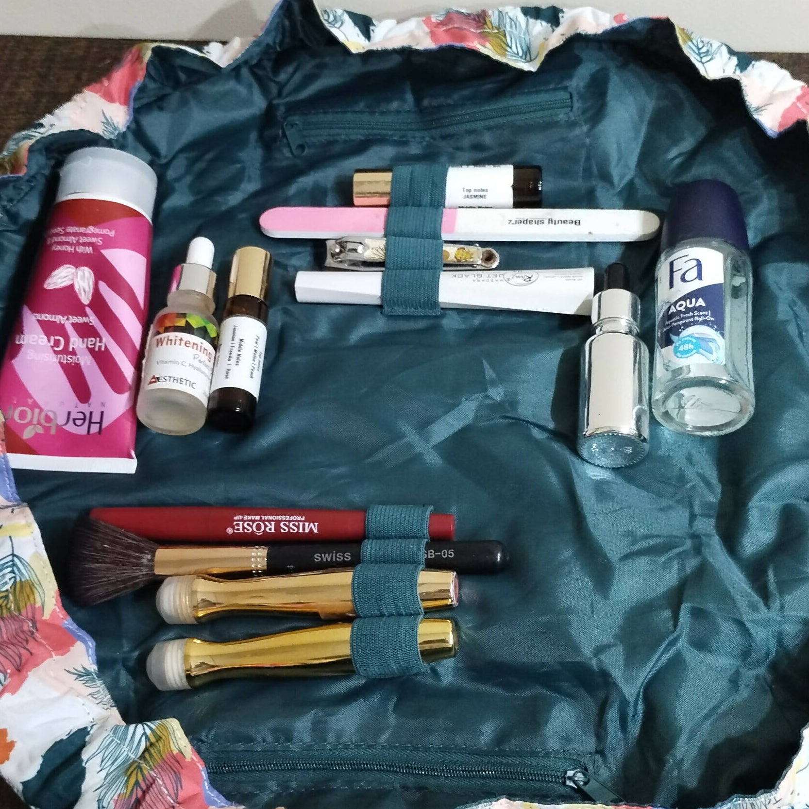Avon | Printed Makeup Organizer | Women Bags | Medium | New