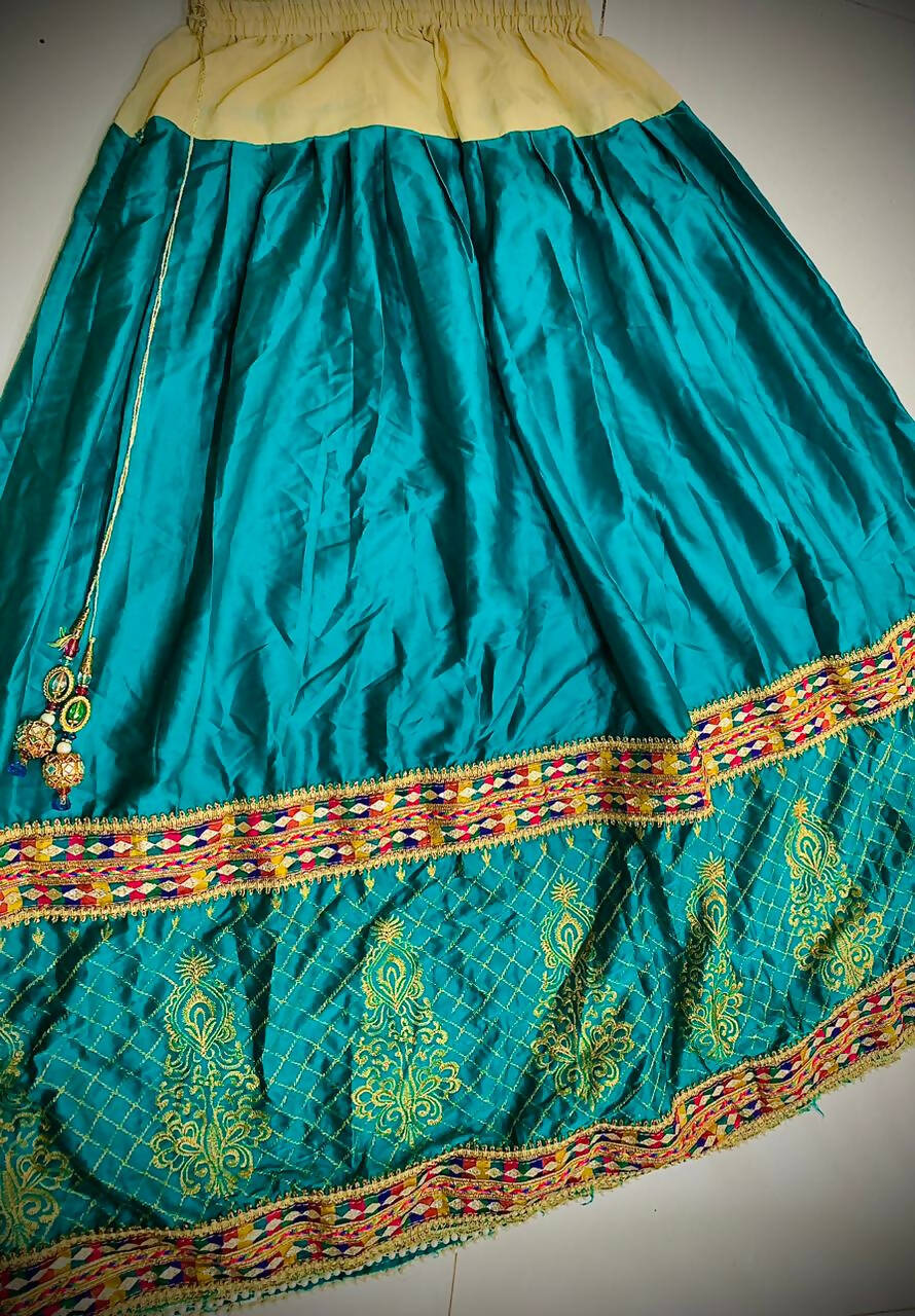 Silk Lehnga | Women Locally Made Formals | Medium | Preloved