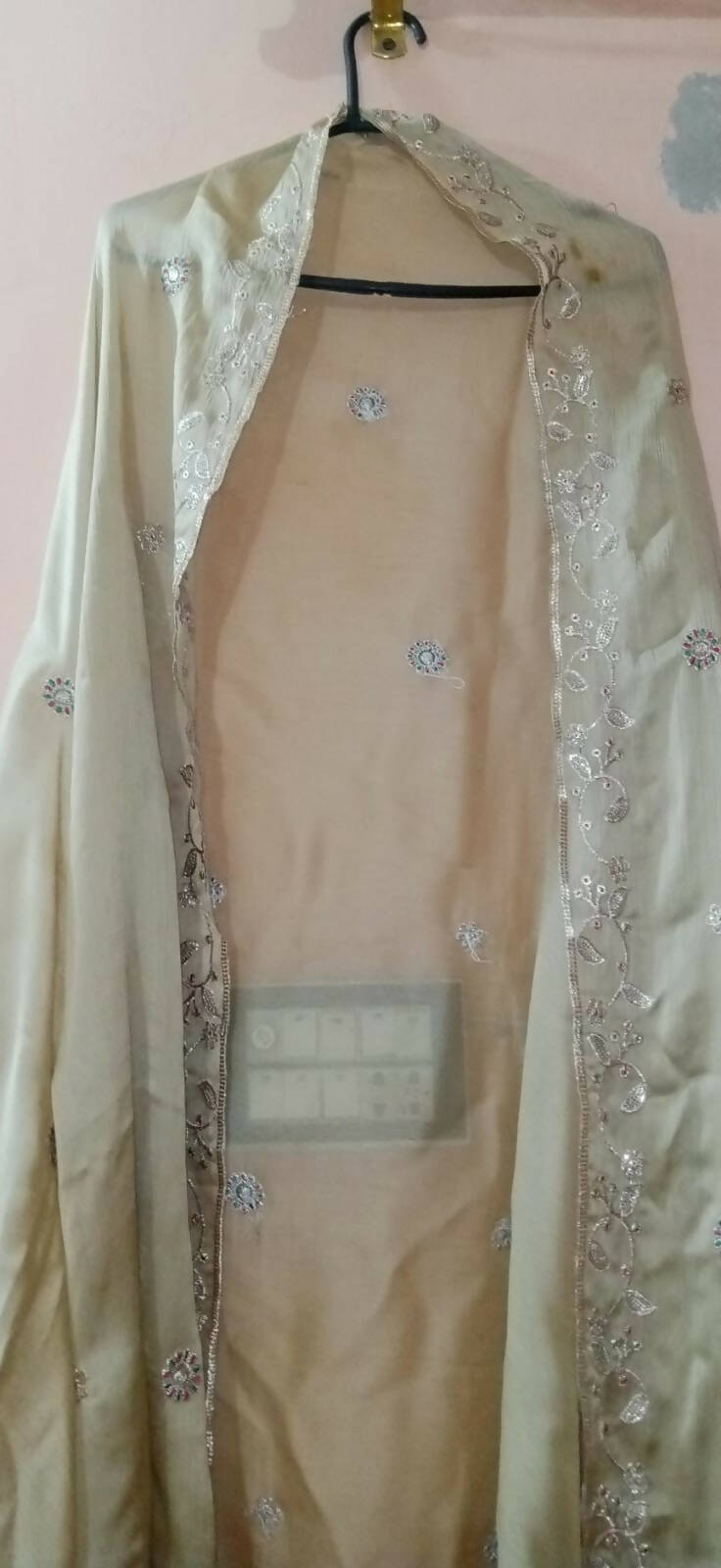 Embroidery Andraka frok | Women Locally Made Formals | Medium | Worn Once