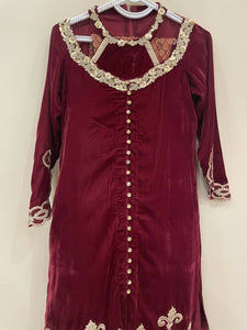 Beautiful Maroon and Jamawar suit | Women Formals |Medium Size | Worn Once