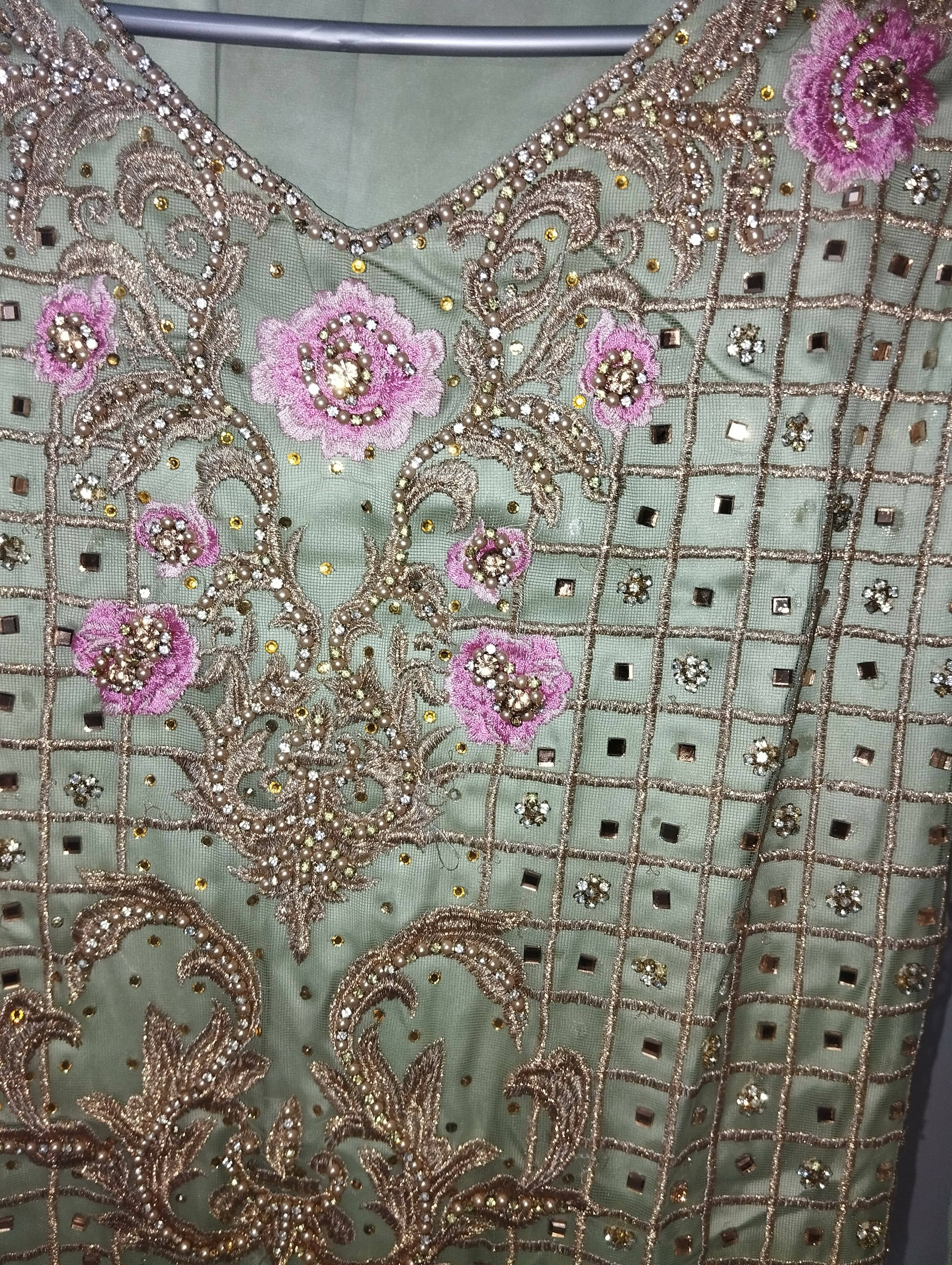 Embroided Suit | Women Locally Made Formals | Medium | Preloved