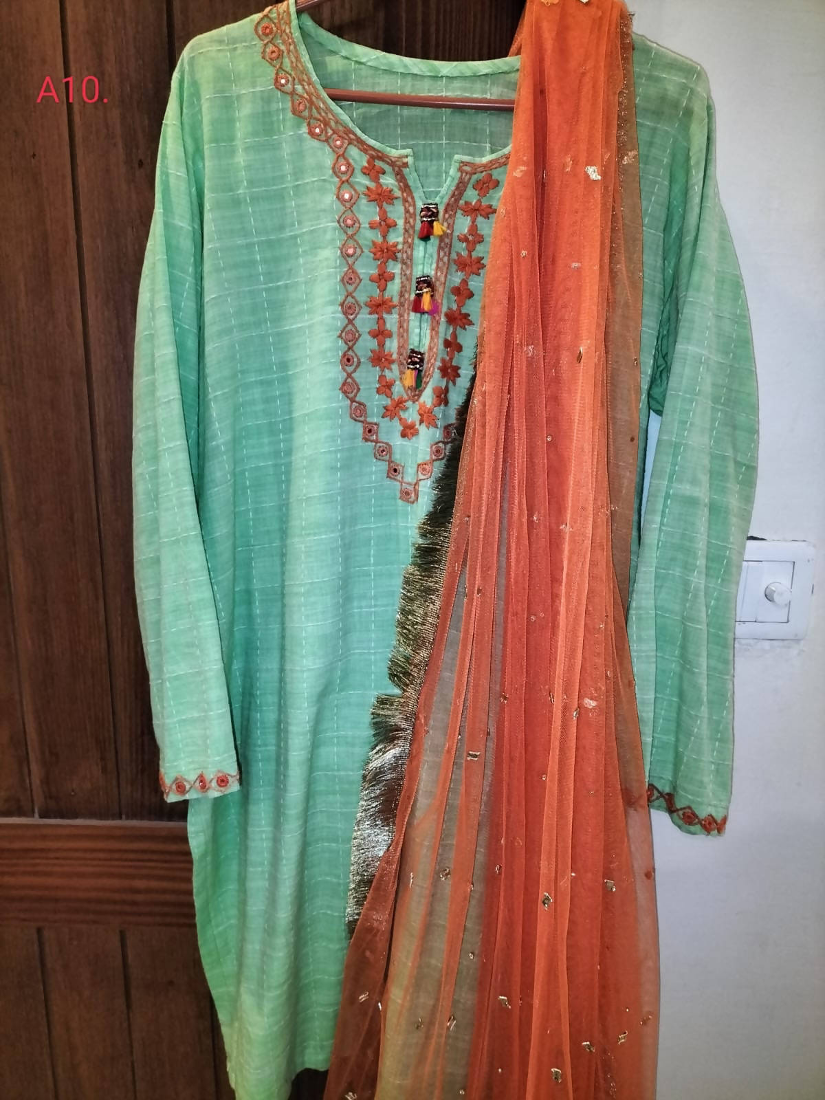 Mint green and orange kurta dupatta | Women Kurta | Worn Once