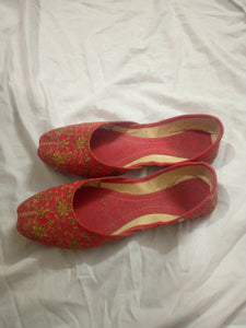 Red velvet woman khusa (Size: 39 ) | Women Shoes | Preloved