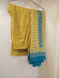 Zeen | Women Branded Kurta | Yellow lawn 3 PC Suit | Small | Preloved